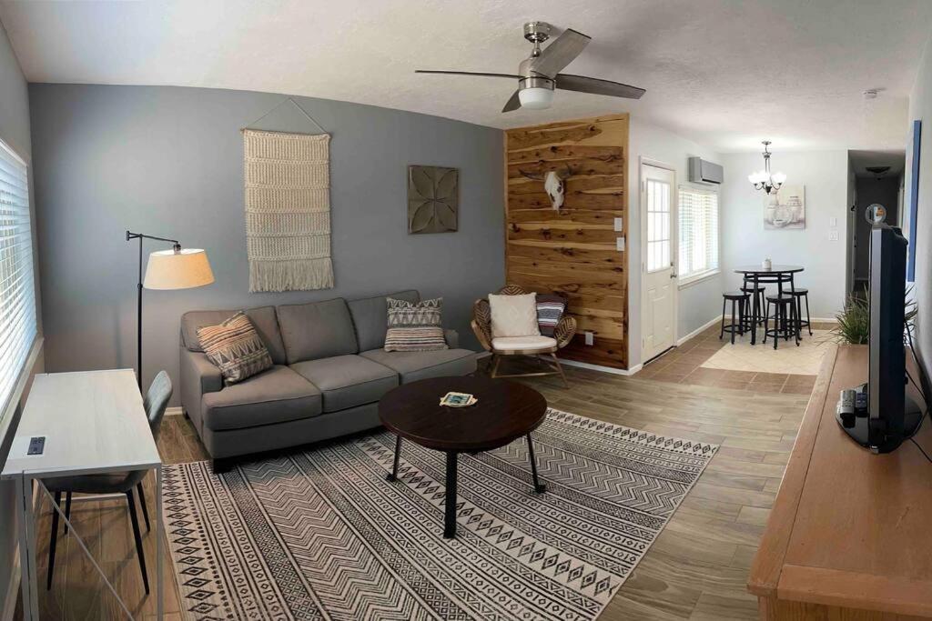 Comfy, Contemporary Quiet Retreat Vacation Home With Views Albuquerque Exterior photo
